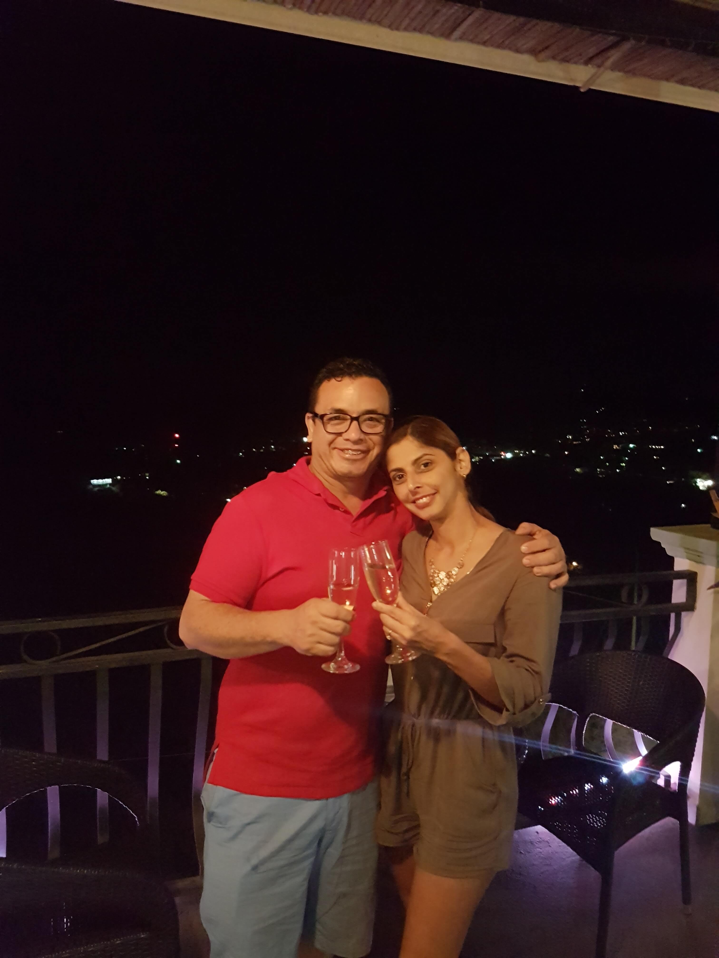 Noche entrega de anillo de compromiso